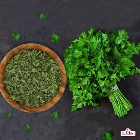 فروش فله آنلاین سبزی جعفری خشک؛ تأمین مستقیم برای صنایع و عطاری ها